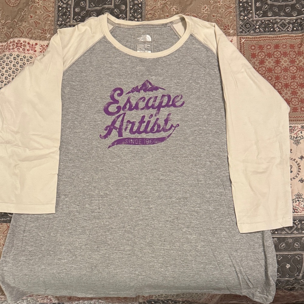 The North Face Gray and Cream Graphic Tee - 3/4 sleeve - classic fit